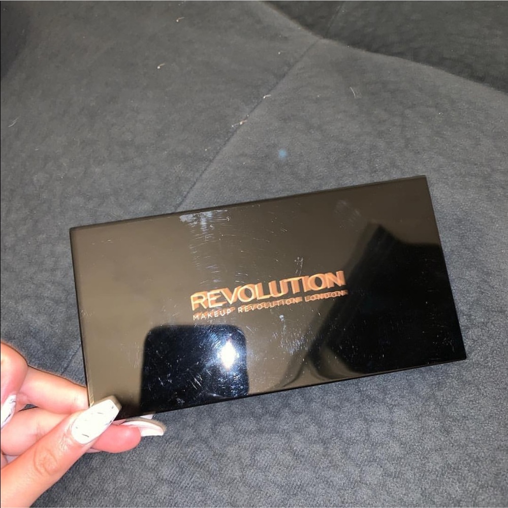 Makeup Revolution Eyeshadow Palette